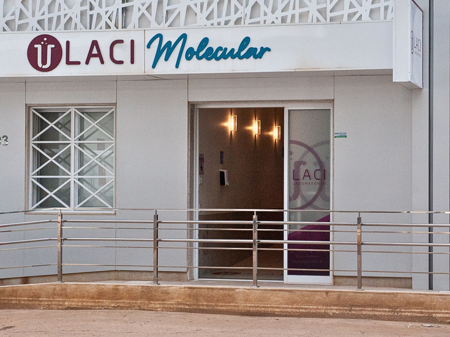Fachada — LACI Laboratório Molecular e Vacinas